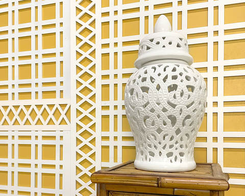 VaseTable_Squares_yellow_1350.png