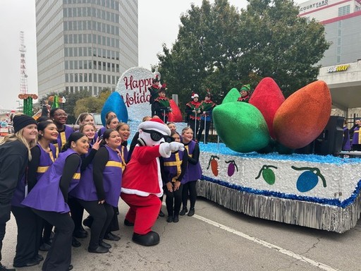 DAL parade 3.jpg